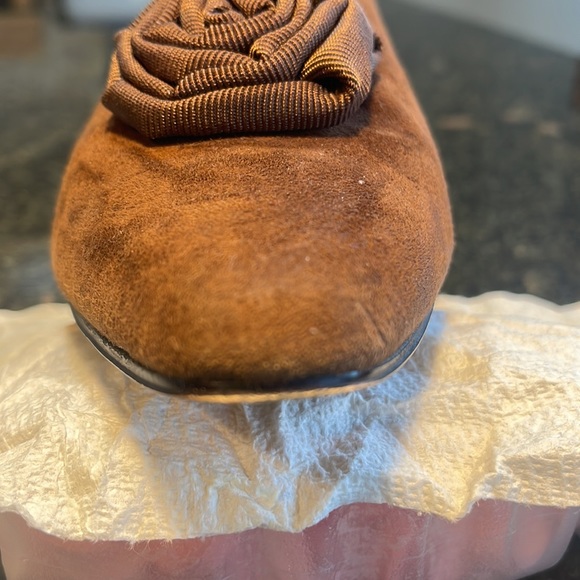 CARESSA Rust Chocolate Suede 2”Heel 8 1/2 - Picture 7 of 11